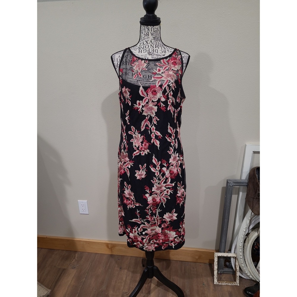 White House Black Market floral embroidered mesh sheath dress Women SZ‎ 10 event